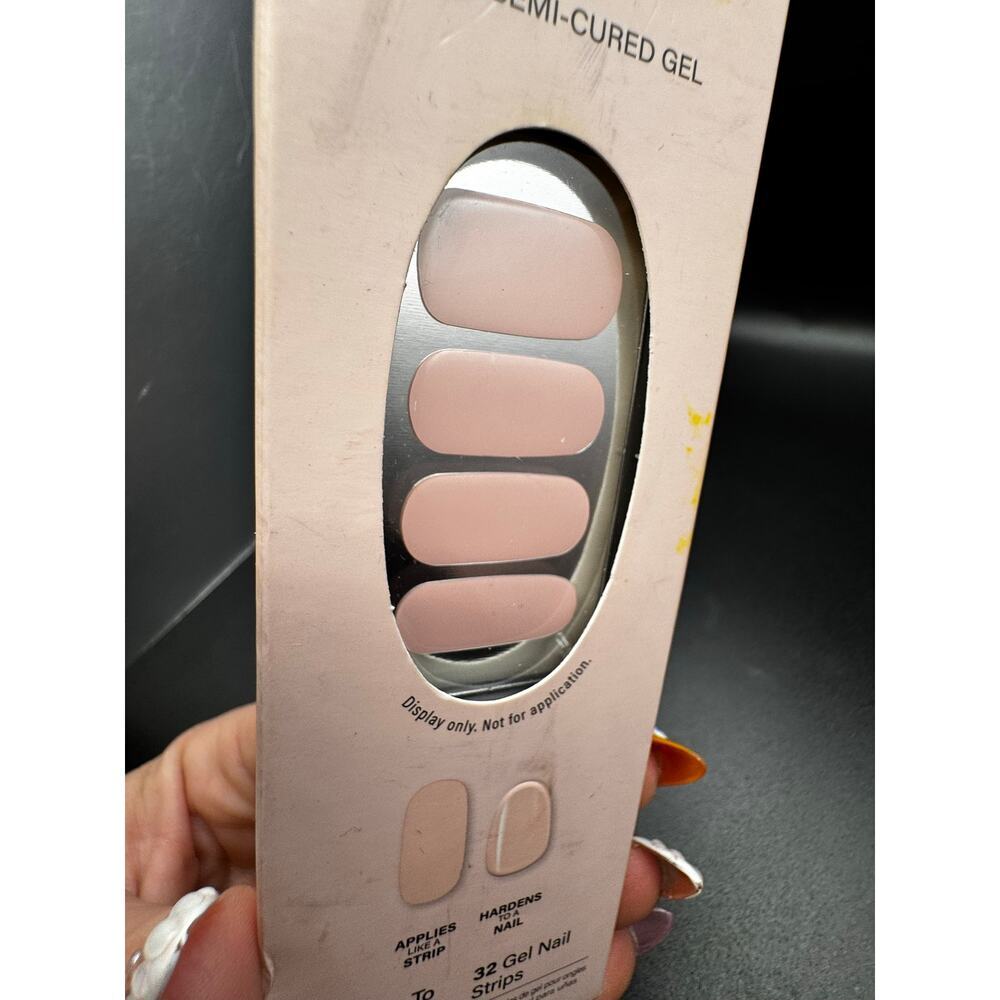 5/$25 NWT Dashing Diva Glaze Color LED Semi-cured Gel Strips - Picture 2 of 7